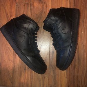 Jordan 1 mid